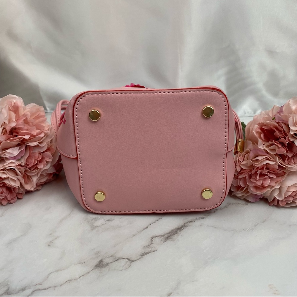 Beautiful Pink Flamingo Crossbody Bucket Purse - Picture 11 of 16